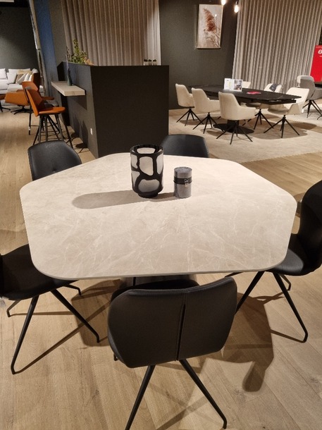 Christl Dekimpe Cronos eetkamertafel met keramisch blad (hexagon) - 4